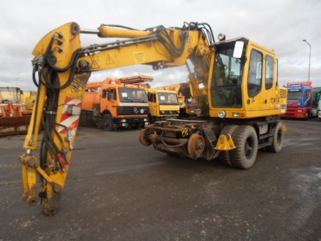 KOPARKA DWUDROGOWA LIEBHERR A 900 C ZW