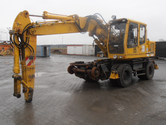 KOPARKA DWUDROGOWA LIEBHERR A 900 ZW LITRONIC